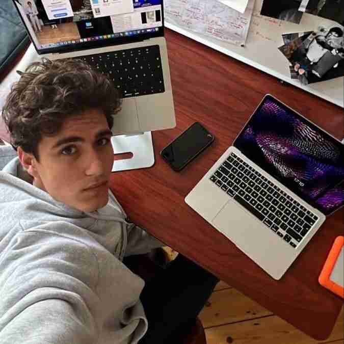 Alex Chen - Computer Science student using YourLabSolved for chemistry lab simulations